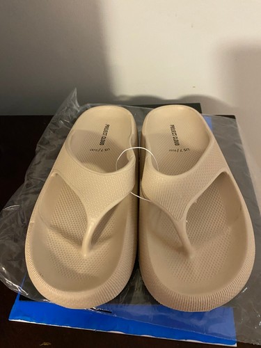 NEW WOMEN'S SIZE 7 PROJECT CLOUD PILLOW SANDALS-BEIGE WATER RESISTANT-ANTI SLIP