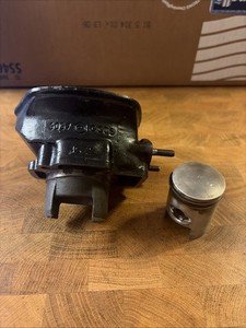 2013 Aprilia SR50 Factory Oem Cylinder Kit, Only 1300 Miles, Part# 833598