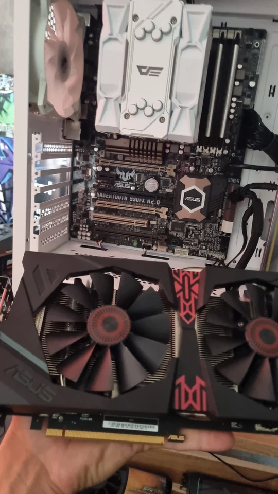 ASUS AMD Radeon R9 380 2GB GDDR5 GAMING. FULL WORKING GPU - Image 2 of 4