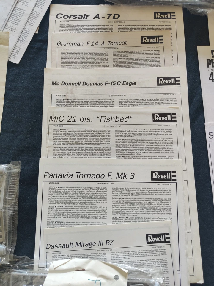 Modellini aerei Revell - scala 1:72 + extra Italeri - kit di montaggio - Immagine 2 di 4