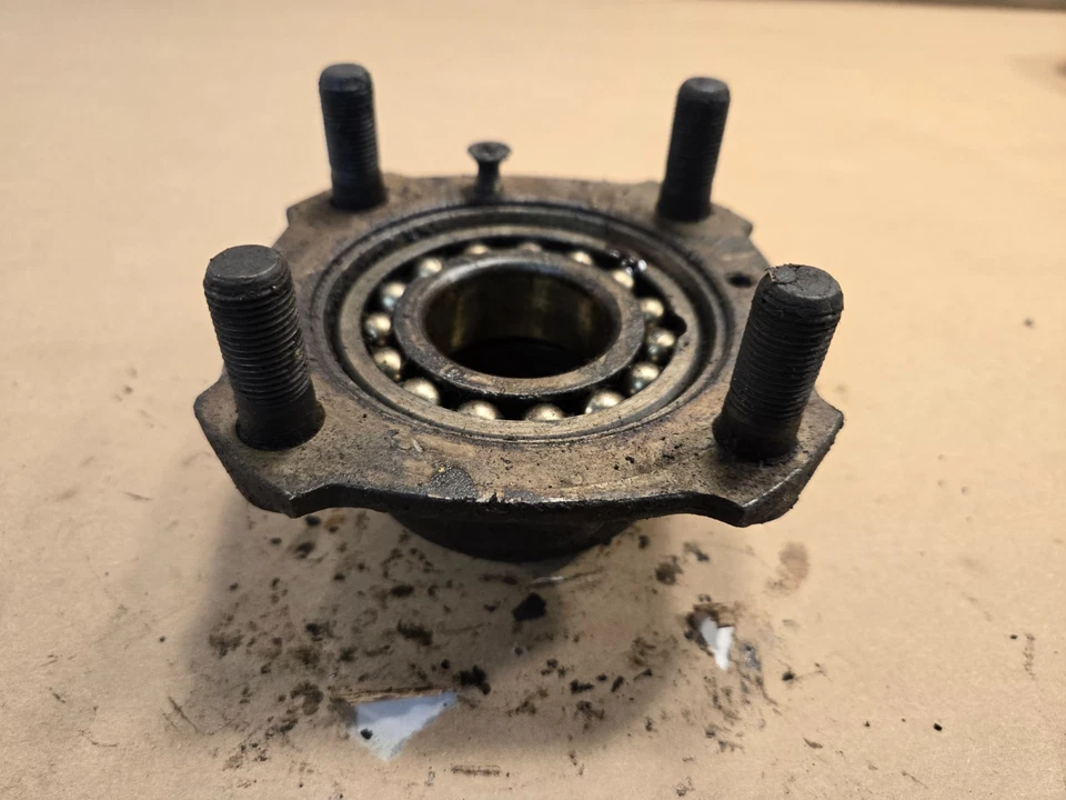 Buje de rueda de suspensión trasera original MG MGA 1500 1600 OEM Foto 4 de 4