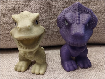 GI-GO Re-Evolution Dinosaurs Toys Figures Vinyl Yellow and Purple **
