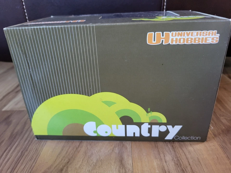 Country Universal Hobbies Power Fordson Major 1:32 Scale Water Threshing Tractor - Image 4 of 4