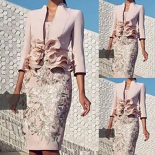 Pale Pink Mother Of the Bride Dresses with 3/4 Long Sleeve Ruffles Knee-length