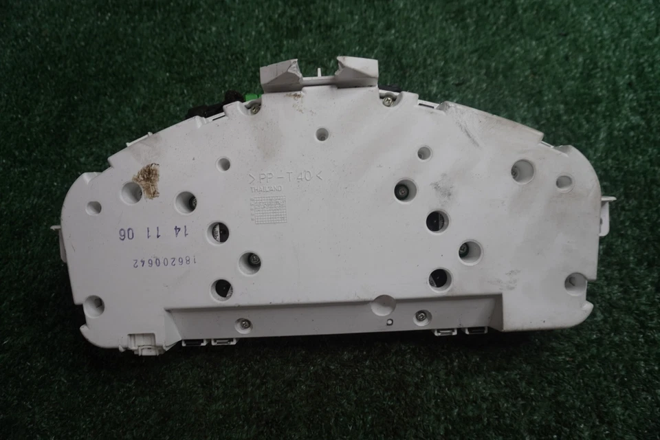 Volvo S40 2005 2006 2007 velocímetro calibre grupo fabricante de equipos originales 125 k millas 30710072 Foto 3 de 4