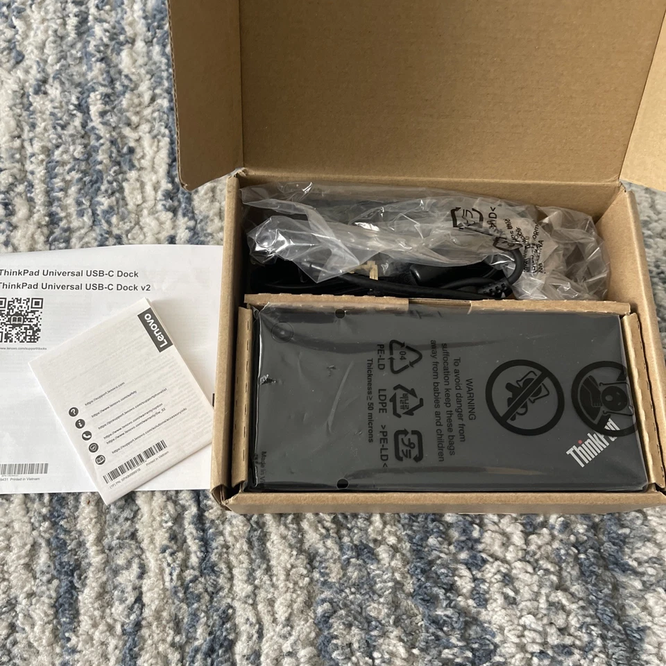 Lenovo ThinkPad Universal USB-C Dock V2 (with 135W Power Adapter) - Image 3 of 4