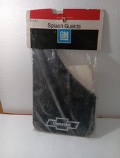 Nos Gm Vintage Chevrolet Bowtie Splash Guards Mud Flaps 997676. E2 Read