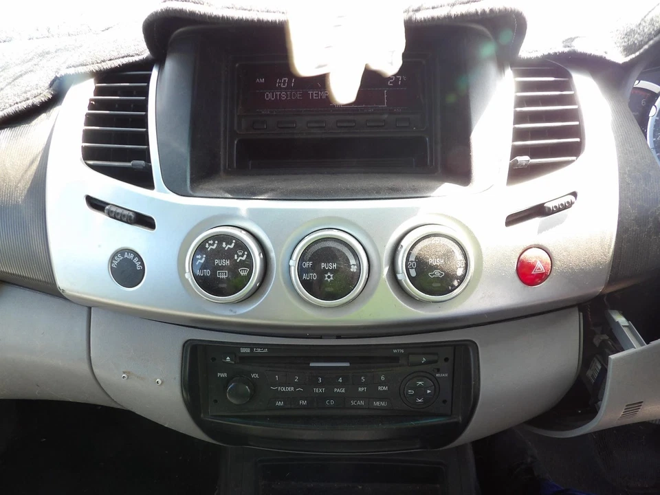 MITSUBISHI TRITON 10/1986-2025 UHF ANTENNA, - image 2 of 4