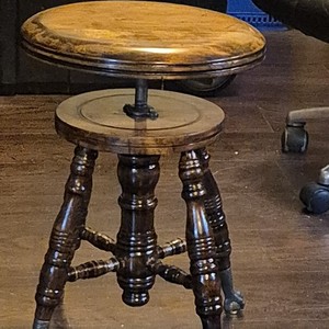 vintage early 20th century Chas. Parker Co. Adjustable Wood  Piano Stool