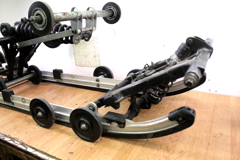 Yamaha RS Viking Professional VK10 2012 suspensión trasera patín con amortiguadores Foto 3 de 4