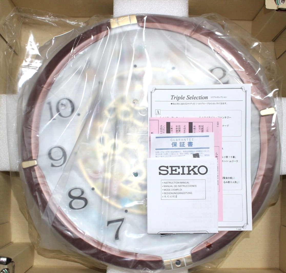SEIKO Disney Tsum Tsum Analog Automaton Clock FW588B Mickey Minnie