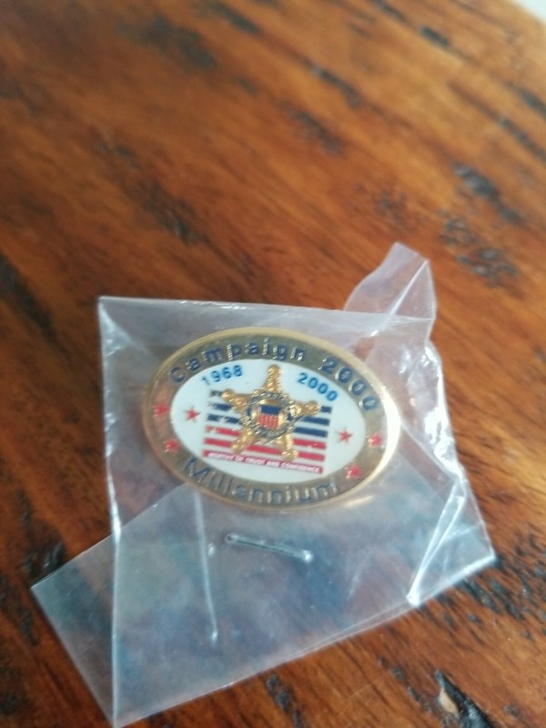 U.S. SECRET SERVICE CAMPAIGN 2000 MILLENNIUM LAPEL PIN