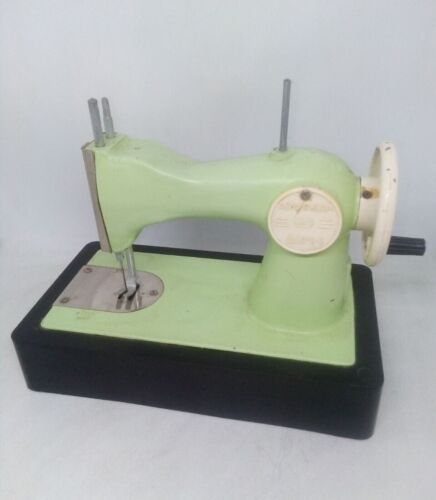 Vintage Soviet Russian Kid's Sewing Machine Children Toy USSR Mini Size - Picture 1 of 5