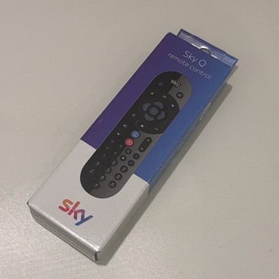 Sky Q Sprachfernbedienung (SKY135) Duracell Batterien enthalten Original Neu OVP