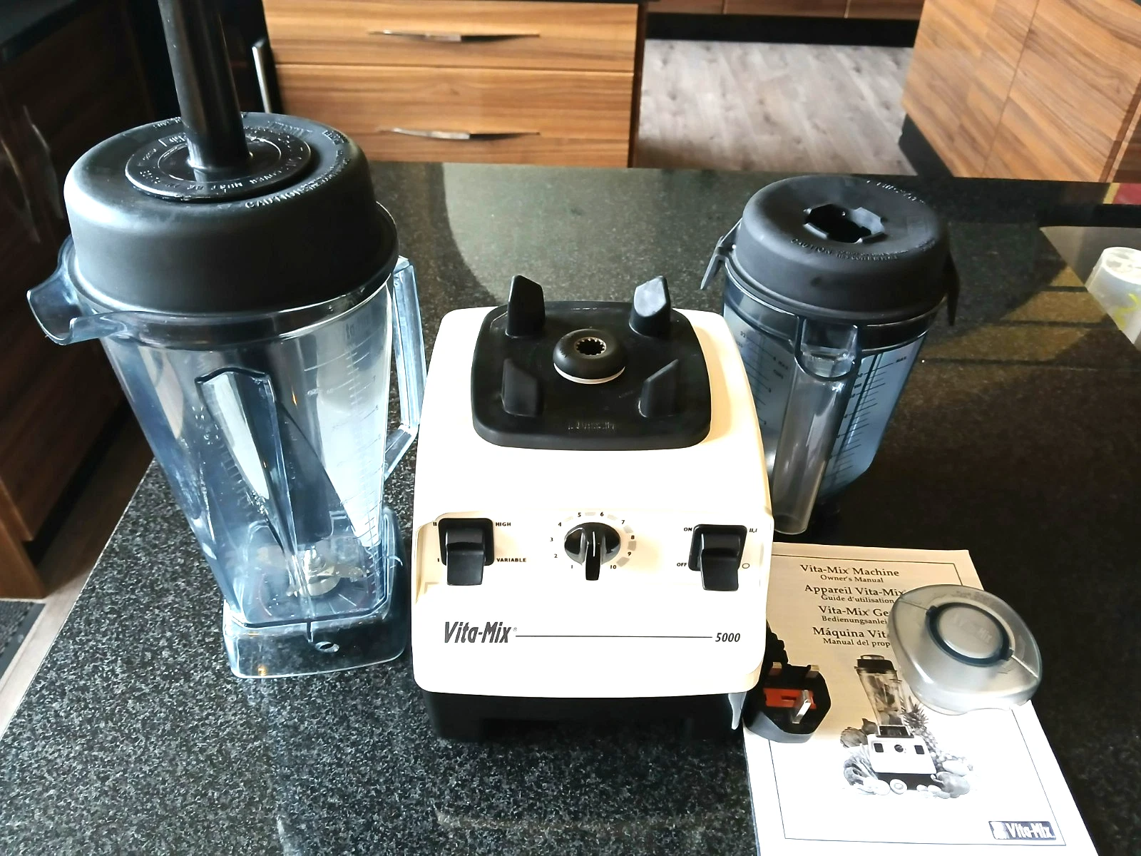 Vitamix 5000 Blender and Jug Set with Accessories
Opens in a new window or tab