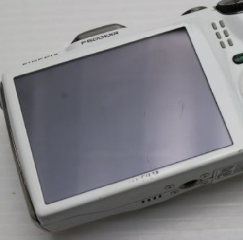 FUJIFILM FinePix F600EXR White Digital Camera Excellent Condition