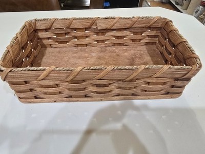 Handmade Woven Bread Basket Featuring A Solid Wood Bottom. Excellent Condition