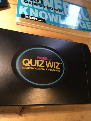Vtg Tiger Quiz Wiz Electronic Question & Answer Trivia Game w/ booklet Tested - Picture 5 of 19