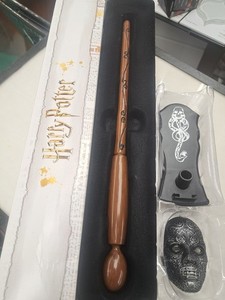 Harry Potter Collectible Wand w/ Box/Packaging & Display Stand - Fantasy
