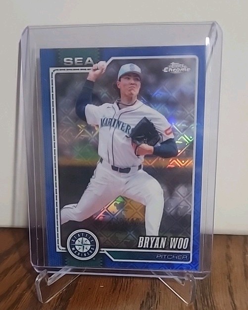 Bryan Woo 2026 Topps Chrome Blue LogoFractor  /150 Seattle Mariners #31
