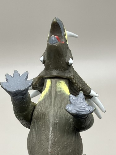 Dinosaur King Ultra-Rare Styracosaurus dinosaur model from Sega - Picture 6 of 10