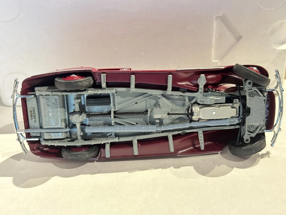 Danbury Mint 1:24 Scale 1938 Rolls Royce Phantom III Burgundy Diecast - Image 3 of 4