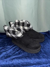 Muk Luks Women’s Boots Shearling Style Adele Black Size 10