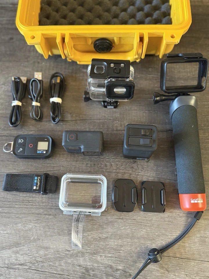 GoPro Hero 7 con dos baterías, tarjeta SD de 128 GB y accesorios!. Foto 3 de 4