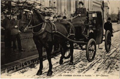 Old postcard Paris women coachman Mrs Charnier TRANSPORT (1245208)