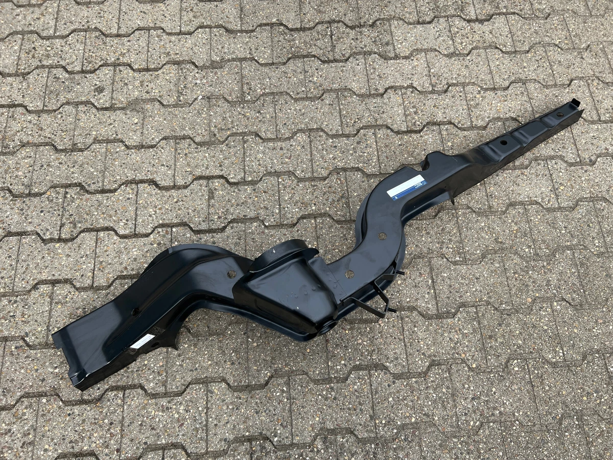 NEU NOS Mercedes W107 Coupe C107 SLC Längsträger LINKS Rear Side  