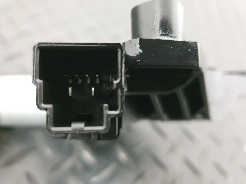 2015 Volvo V40 MK3 Diesel Manual 5 Door Window Regulator Rear Right Side - Image 4 of 4