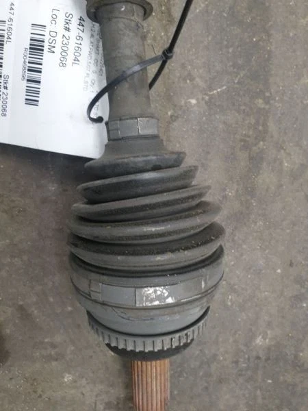 05-10 SCION TC 2,4 L TRACCIÓN DELANTERA EN EL LADO DEL CONDUCTOR EJE DELANTERO EJE  Foto 4 de 4