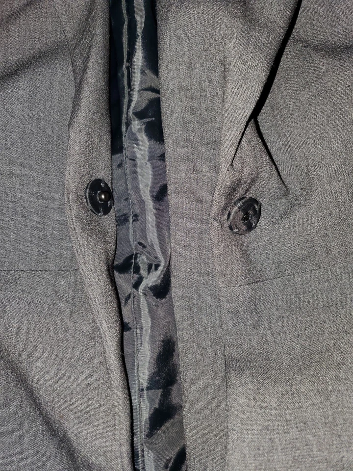 Rare Women's Calvin Klien Gray Stretch Trench Coat. Size 16 - Image 4 of 4