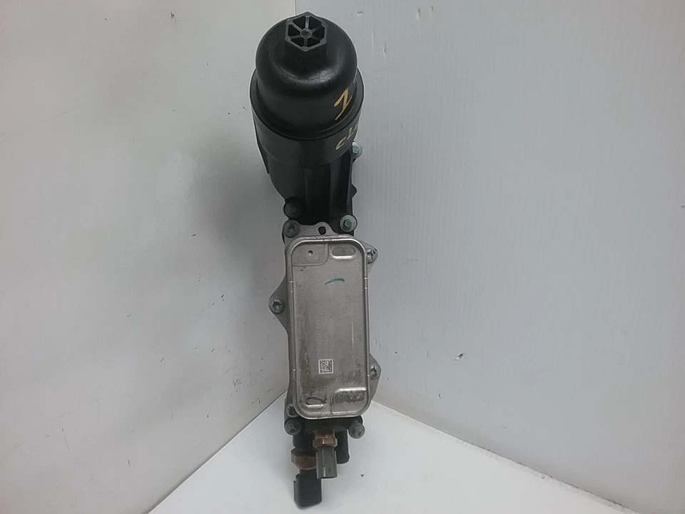 Conjunto adaptador filtro enfriador de aceite Chrysler 300 2017-2018 68105583AA 3,6 L V6 Foto 2 de 4