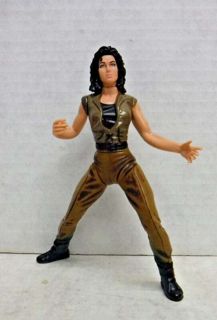 Ripley Alien Resurrection Hasbro Signature Series 1997 6