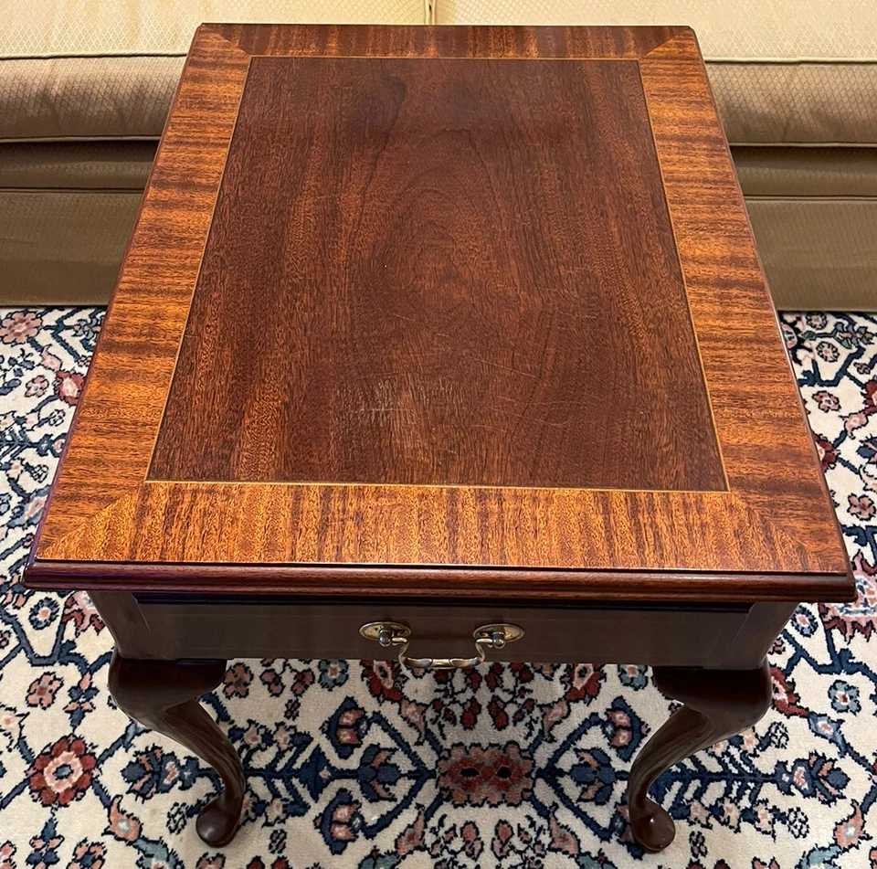 Mesa auxiliar Councill Craftsmen caoba Queen Anne con cajón Foto 3 de 4