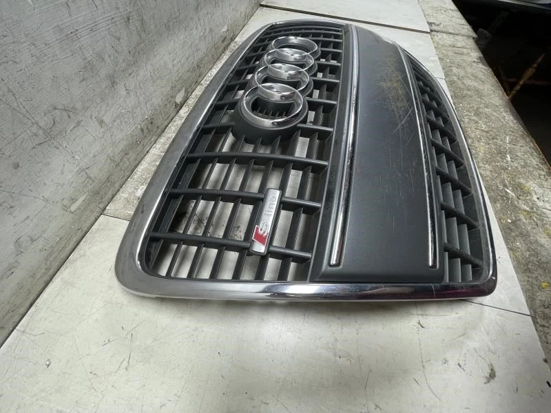 Audi A6 2008 sedán parrilla superior delantera OEM+ Foto 2 de 4