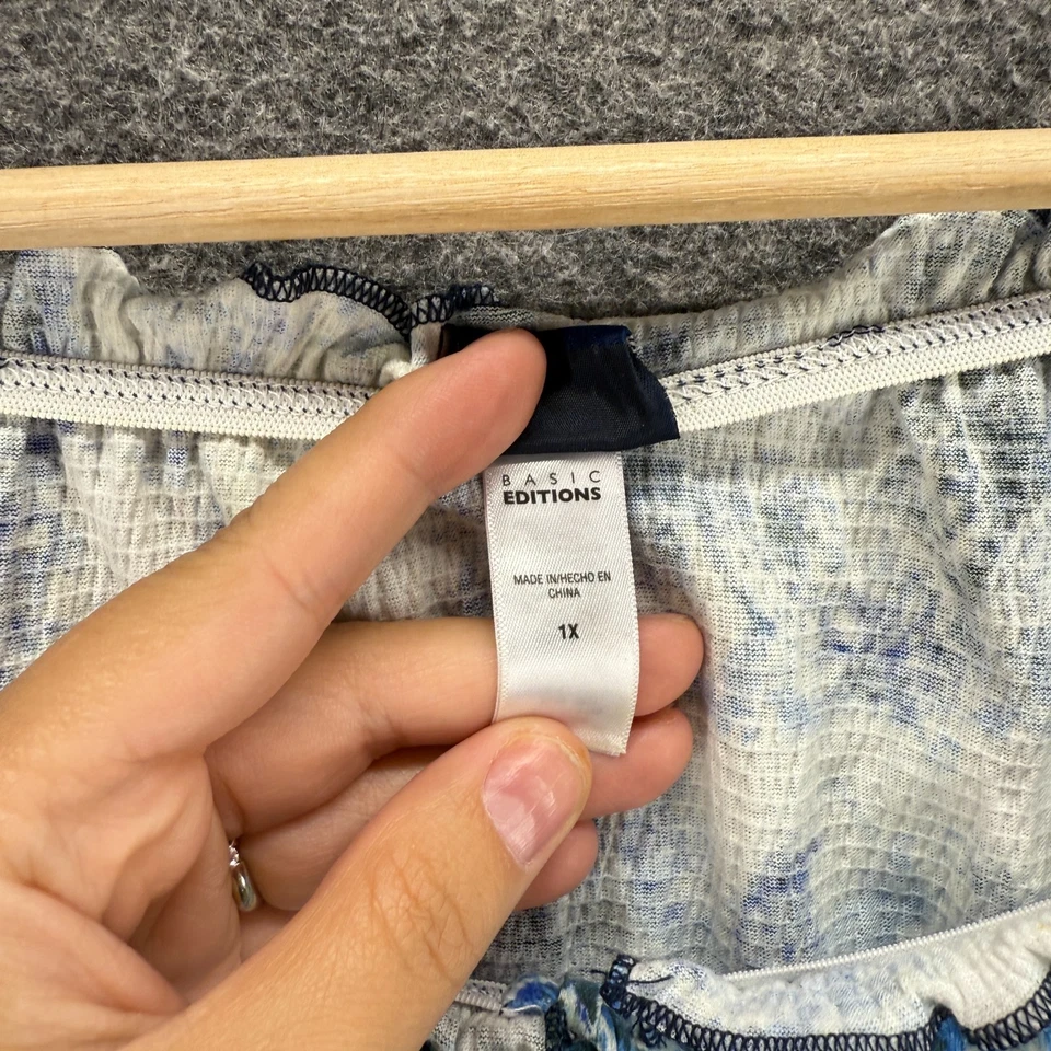 Basic Editions T-Shirt Women 1X Plus Blue Geometric Short Sleeve Round Neck - Image 4 of 4