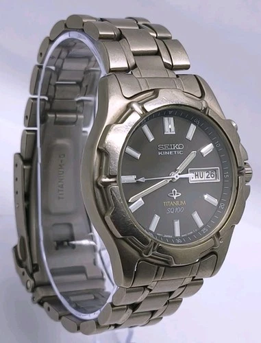 Vintage 1998 Seiko Kinetic 5M43-0C00 Day Date Titanium Bracelet 39mm Gents Watch