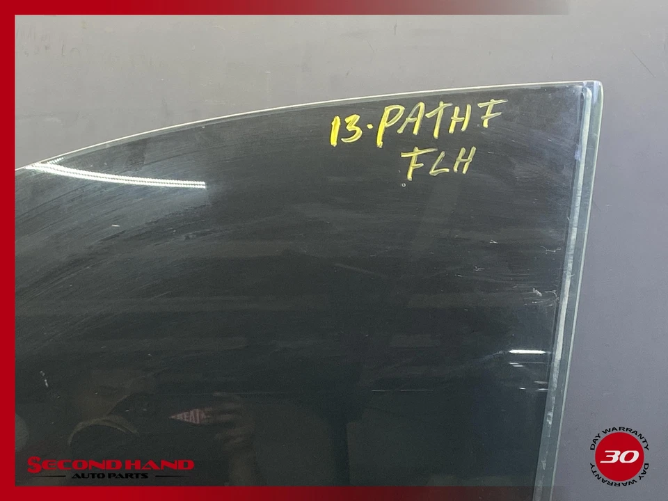 2013-2017 Nissan Pathfinder SL Driver Left Front Door Window Glass - Изображение 2 из 4