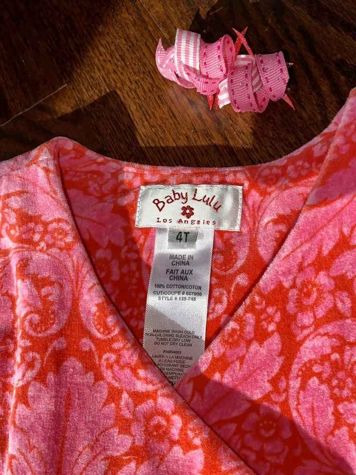 Vestido envolvente de terciopelo Baby Lulu 4T, nuevo lazo de pelo a juego. $19 con envío gratis Foto 2 de 4