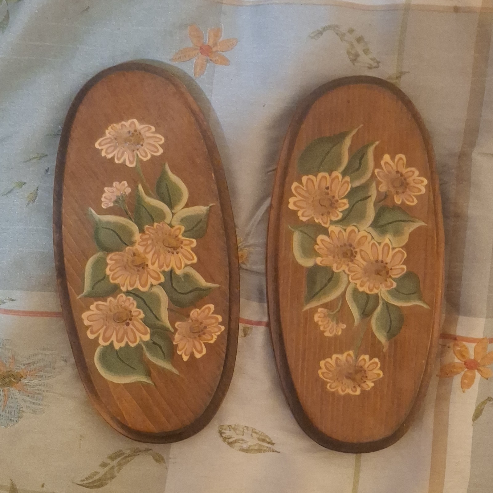 Handmade Hand Painted Wooden Floral Oval Wall Plaques Set of 2, Vintage