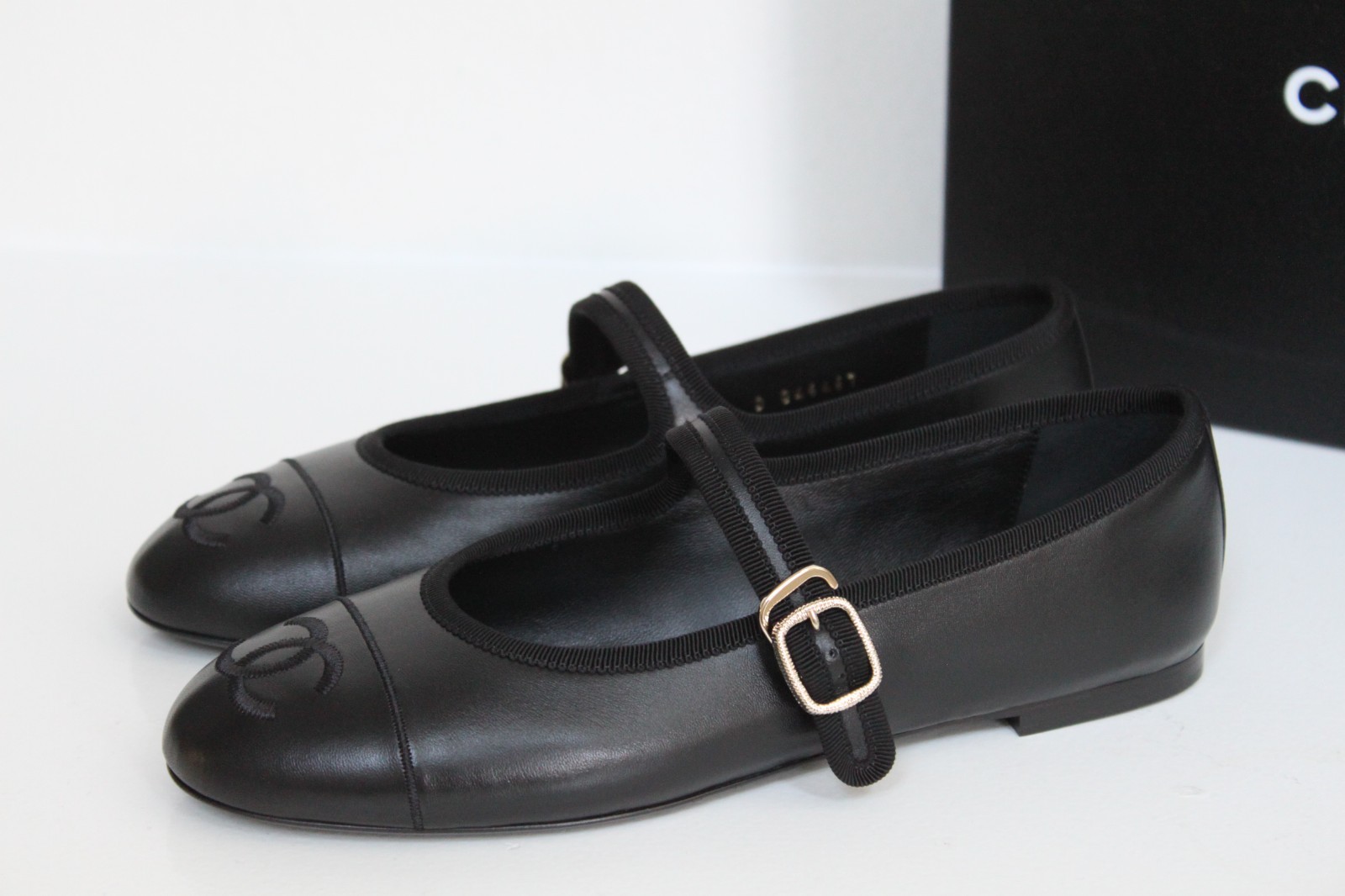 sz 7.5 / 38 CHANEL Black Lambskin CC Logo Mary Janes Ballet Moccasin Flat Shoes thumbnail 4