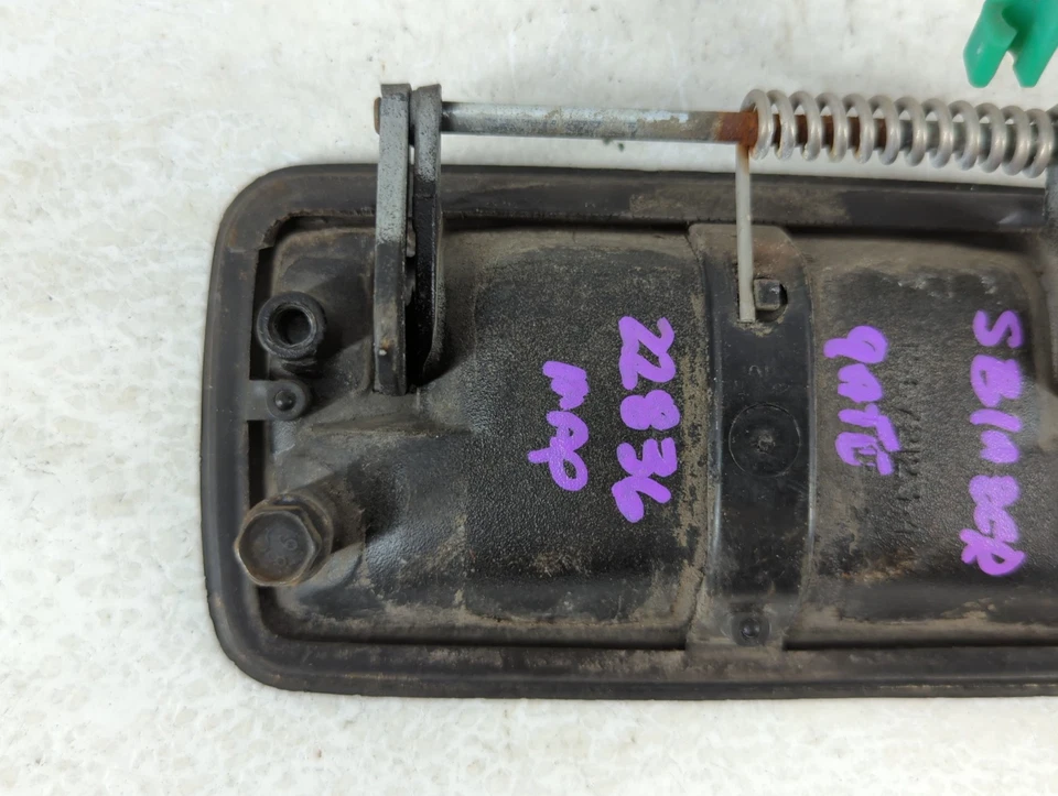 Chevrolet S10 Blazer Driver Front Left Door Handle Exterior Assembly BD939 - Image 4 of 4