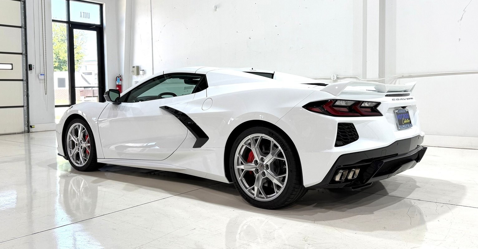 2020 White Chevrolet Corvette   | C8 Corvette Photo 5
