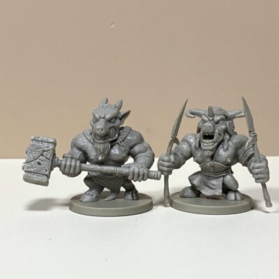 2pcs Hammer Spear Beastmen Arcadia Quest Board Game Miniatures Wargaming Toys 