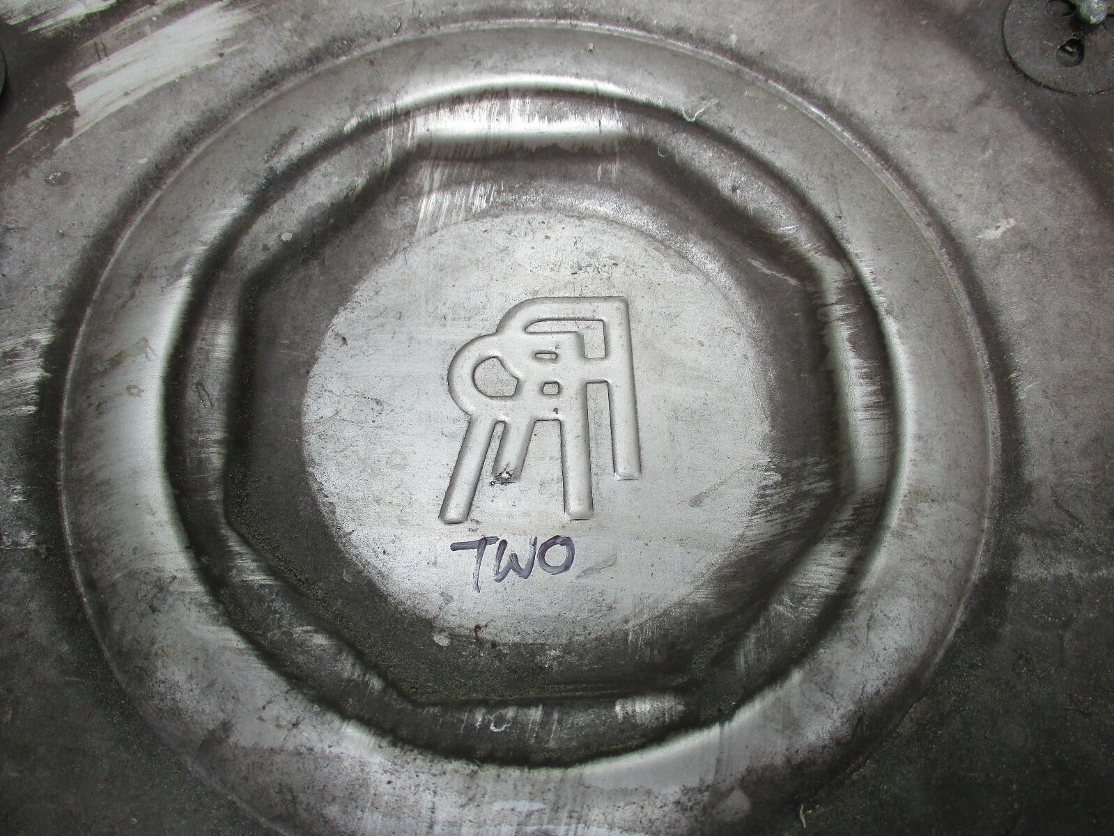 (One) Vintage Rolls Royce Hub Cap Green Stripe 10 Slots 16 1/2" wide