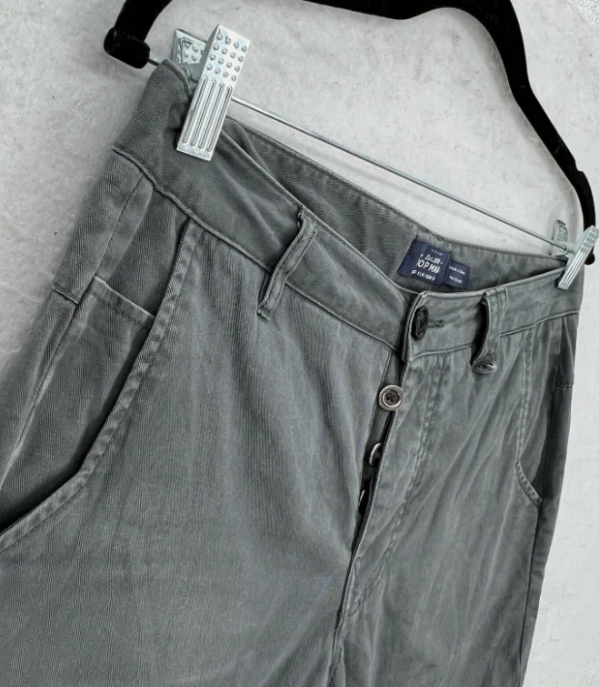 Pantalones Cortos Topman Para Hombre Talla 30 Gris Chino Botón Mosca Bermudas Frente Plano Neutro Foto 2 de 4