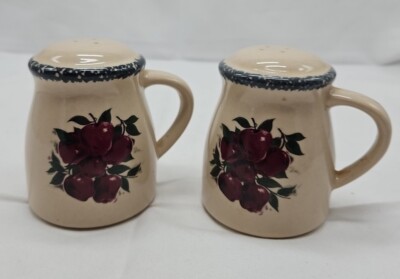 Red Delicious Apple Salt Pepper Shakers Home Garden Party Pottery Set