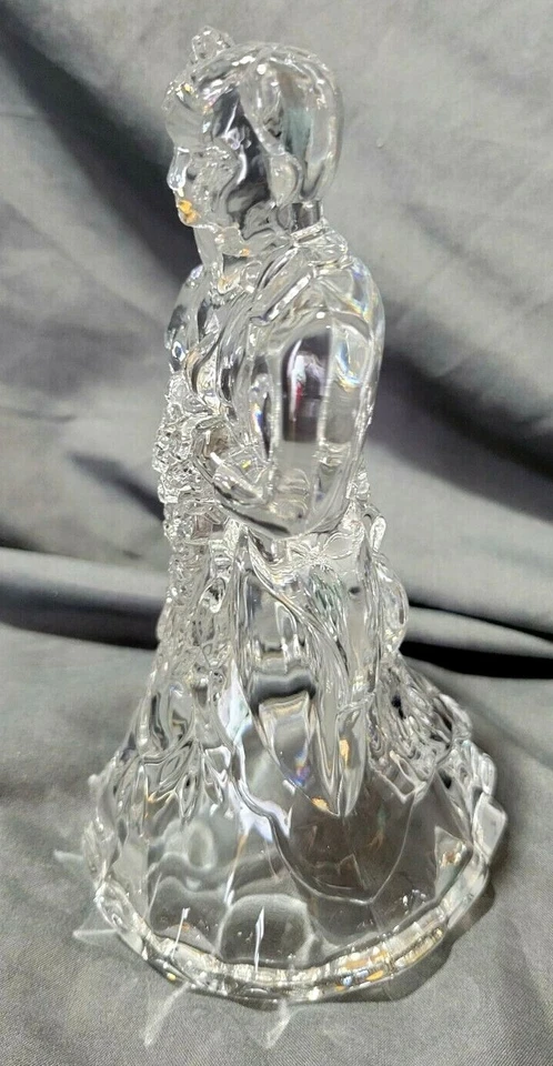 Estatuilla de cristal de boda con adorno de pastel de novia y novio Waterford Marqués  Foto 4 de 4